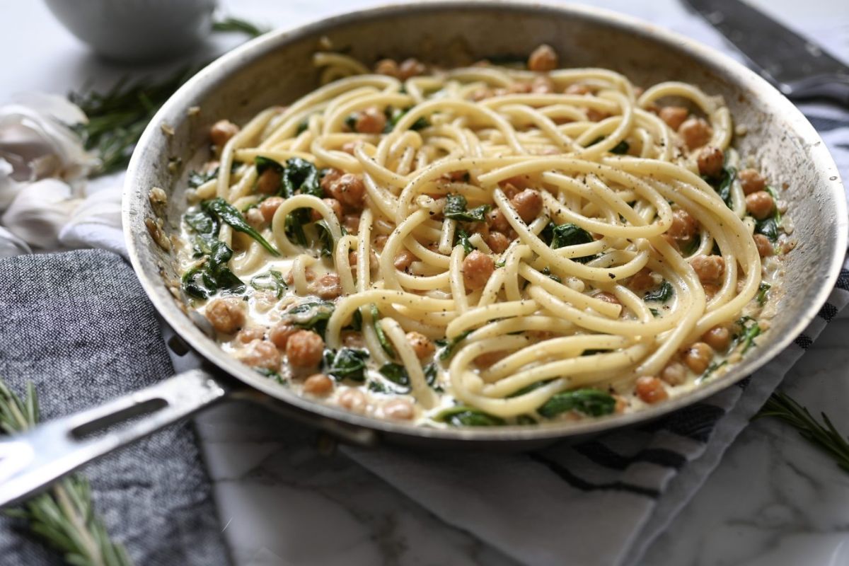 Creamy chickpea pasta recipes with Spinach